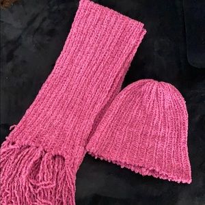 NWOT Pink Chenille Toboggin with matching Scarf